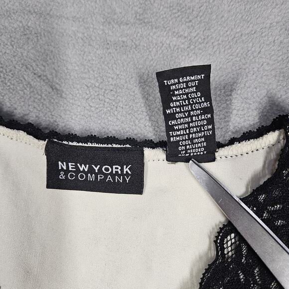 New York & Company Babydoll Tank Womens XS Ivory Black Lace Coquette Y2K Preppy - Picture 5 of 11